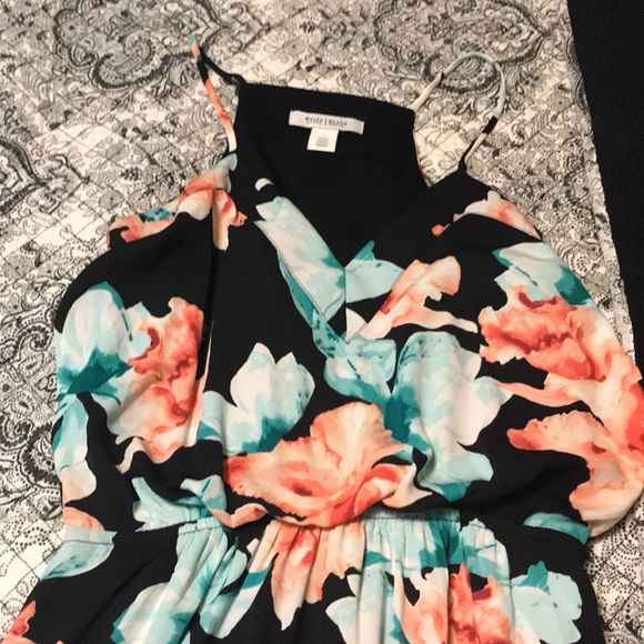 A lovely maxi dress perfect for summer dates! - Picture 3 of 3